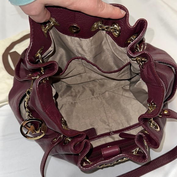 EUC - Michael Kors Pebbled Leather Shoulder Bag, Large Merlot with Gold Accents - Picture 8 of 9